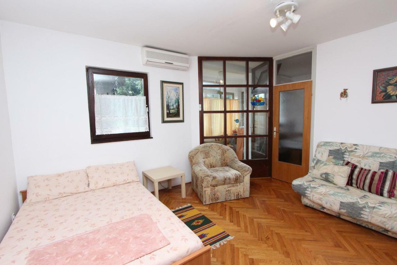 Apartment Vesna 罗维尼 外观 照片